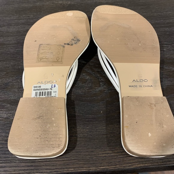 Aldo sandal with shell detail - Picture 2 of 3